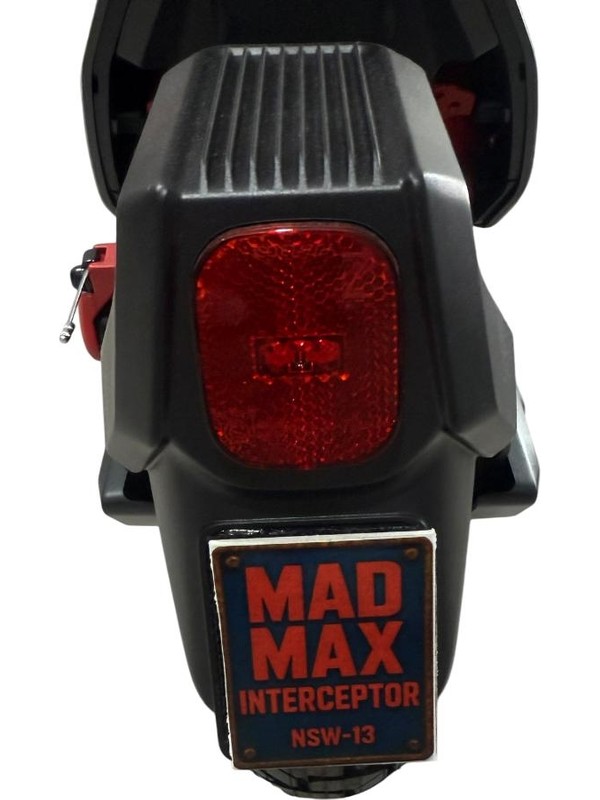 Ninebot Zt3 Pro Uyumlu Mad Max Interceptor Nsw- 13 Figürlü Elektrikli Scooter Aksesuar Dekor Plaka